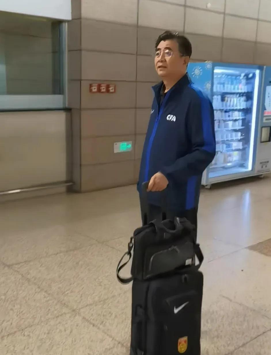 四大赞助商一旦撤资，没人给钱了，足协这次真要揭不开锅了。国人改变