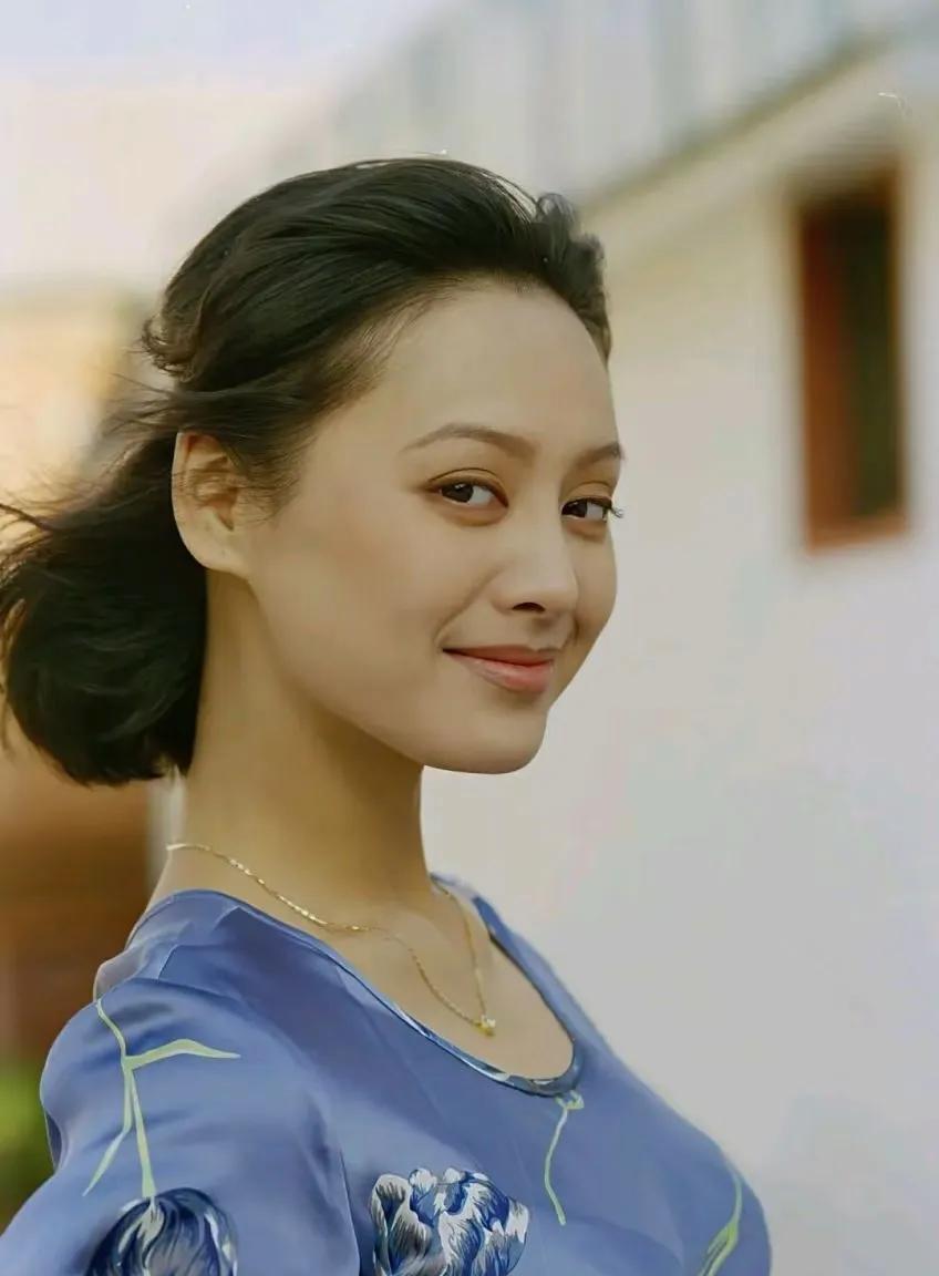 一觉醒来，汪峰蒙圈了万万没想到，宁静摊牌了，不装了宁静在直播的时候说了，我