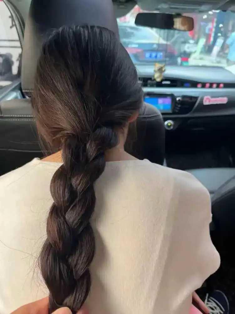 辫子姑娘，真迷人