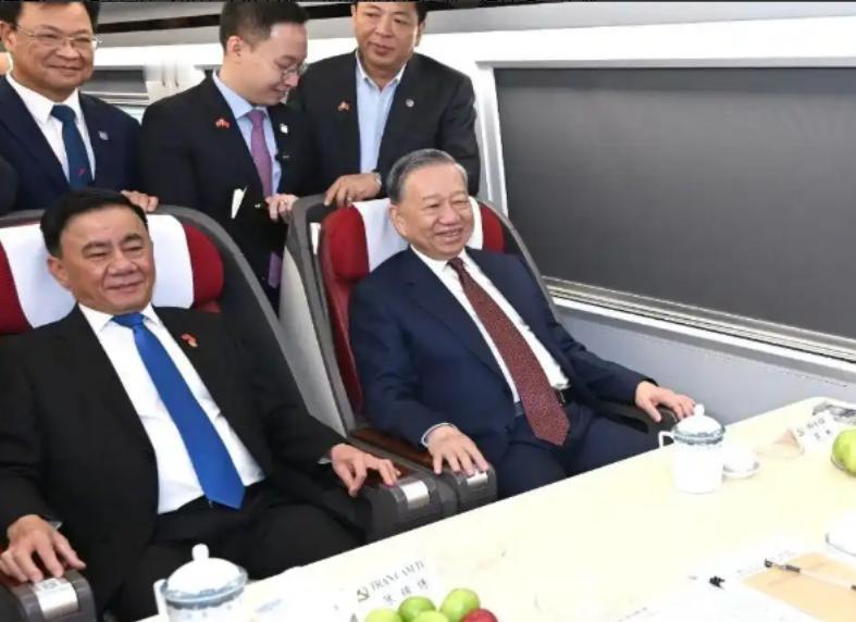 这次访华潮出现了一个非常耐人寻味的现象，不管是什么国家，在中国进行完访谈之后都会