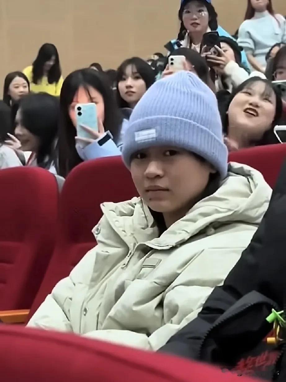 很无辜，全红婵得罪了王俊凯的粉丝。看了她的行程后，有一个重大发现，这事真怪不