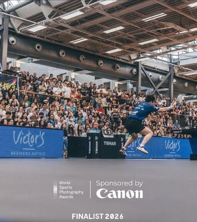 一张照片，废掉了一个德国俱乐部的季票。不是球星海报，是樊振东击球瞬间。时速1