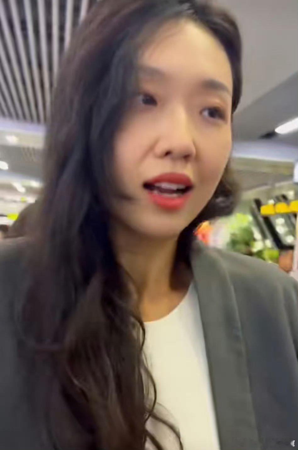 哇塞管乐真的一点偶像包袱都没啊真的一点都不收拾就让人进来拍啊[doge]​​​