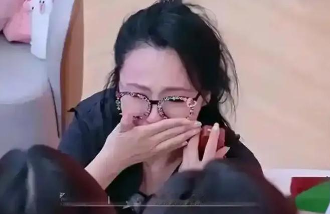 曾经荧幕上那个活力四射的曹颖，竟在直播中自曝患癌，惊倒众人！直播里的她面色蜡黄、