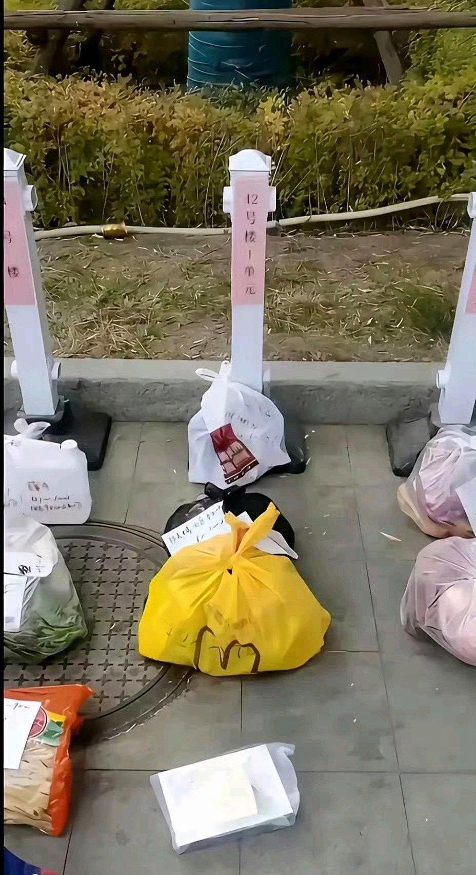 学到了！不让外卖进的小区就这样做