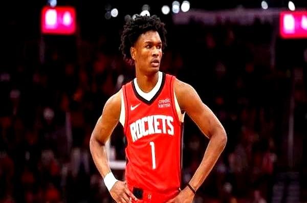 2.5亿美金，砸给一个不会投三分的后卫，火箭队是不是疯了？这说的就是阿门·汤