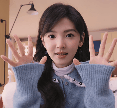 章若楠电竞女孩的一天章若楠化身电竞女孩，又美又飒的日常也太让人羡慕了！