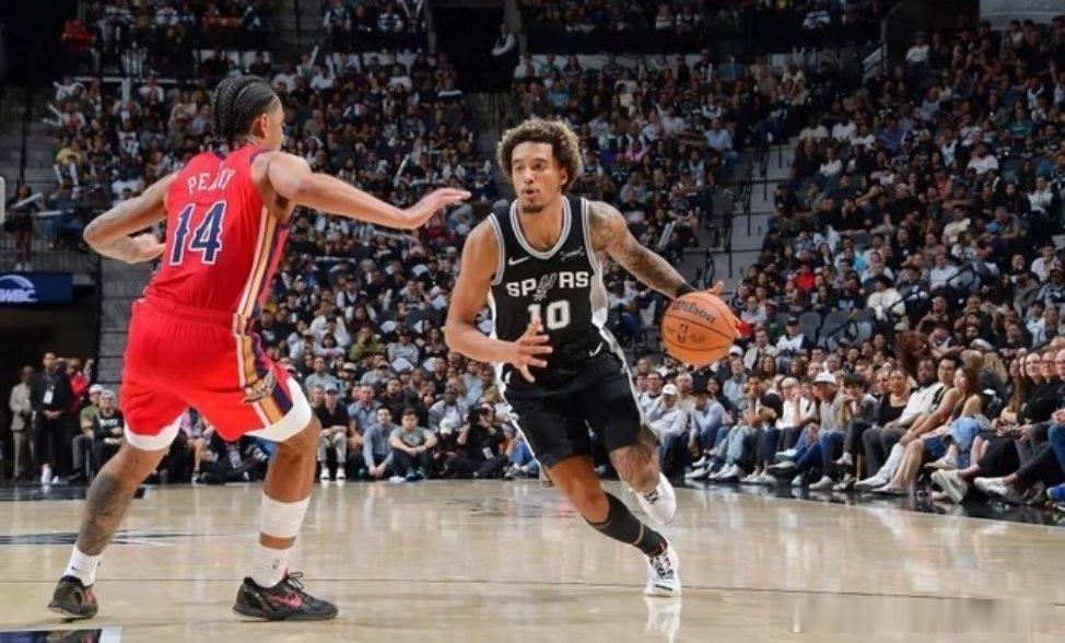 NBA北京时间8月3日，开拓者总经理乔・克罗宁今日正式宣布，球队签下前锋杰里米