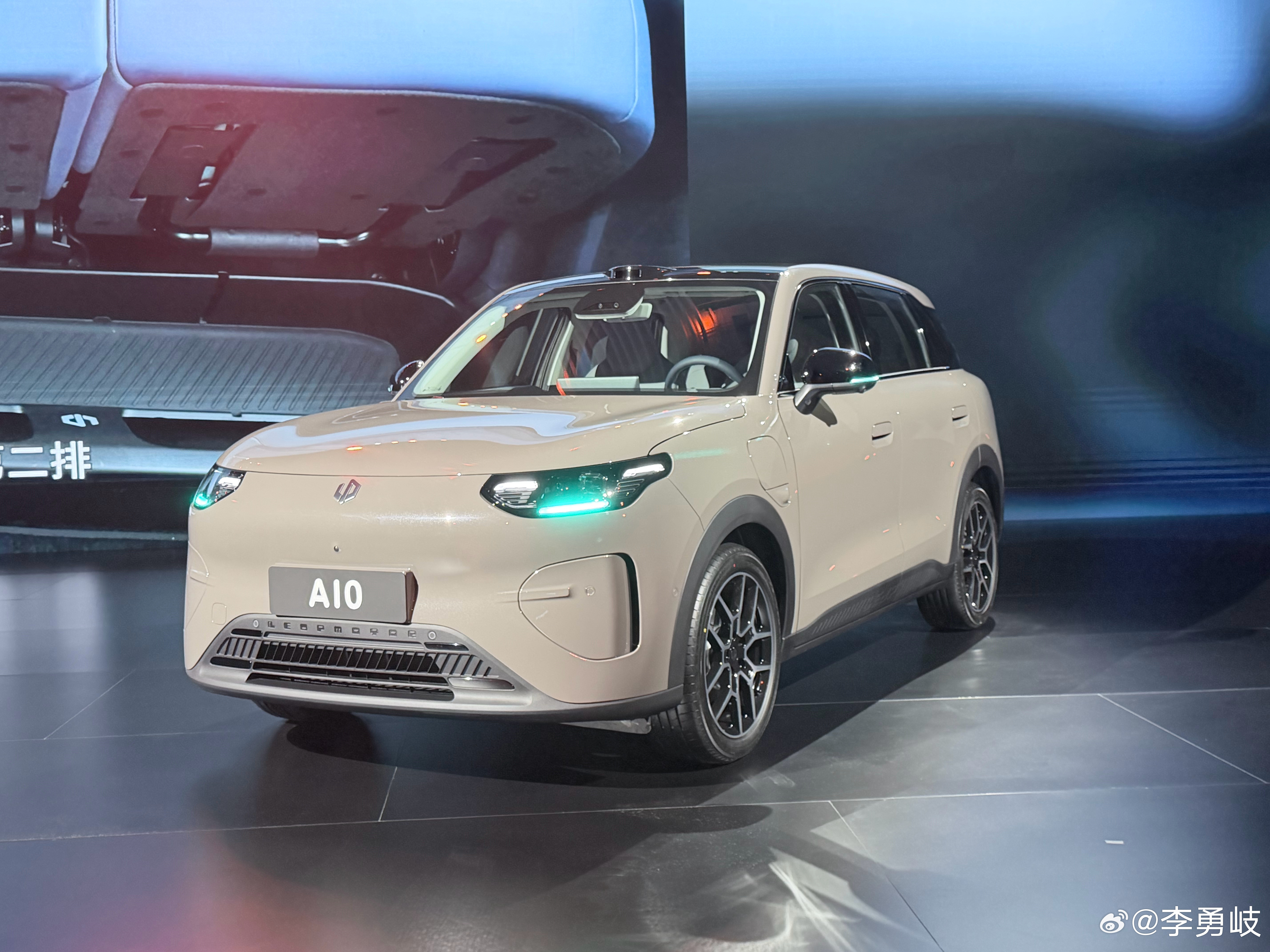 零跑A10上市即爆款：上周末大定订单破9000台！D19值得期待零跑A103月