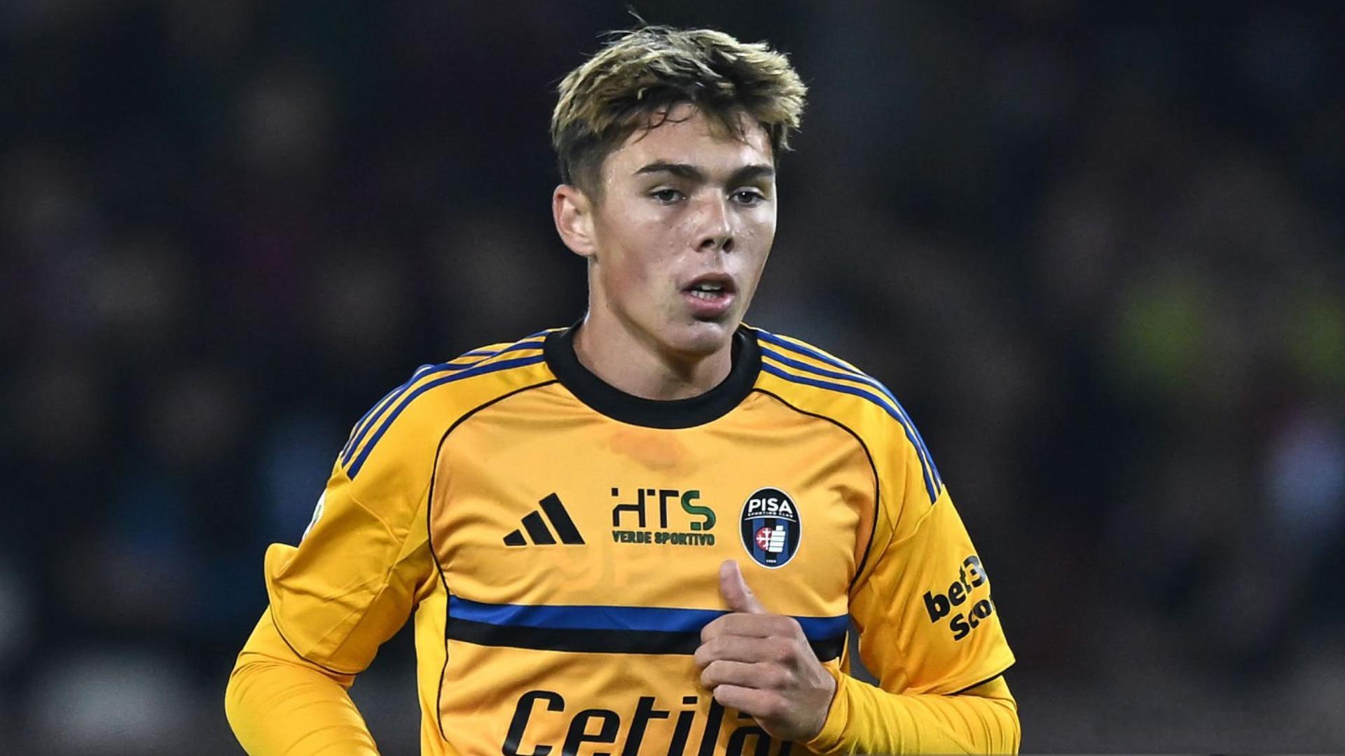 圣诞大战！尤文图斯对阵比萨的最新伤情更新：•小孔康塞桑大概率缺席。•麦肯尼有