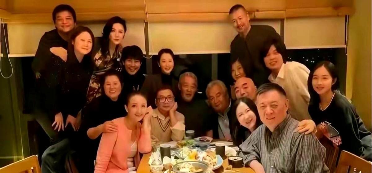 田海蓉把差评剪进预告片，票房直接干到3.2亿。不是运气，是胆子大。吴垚滔被音