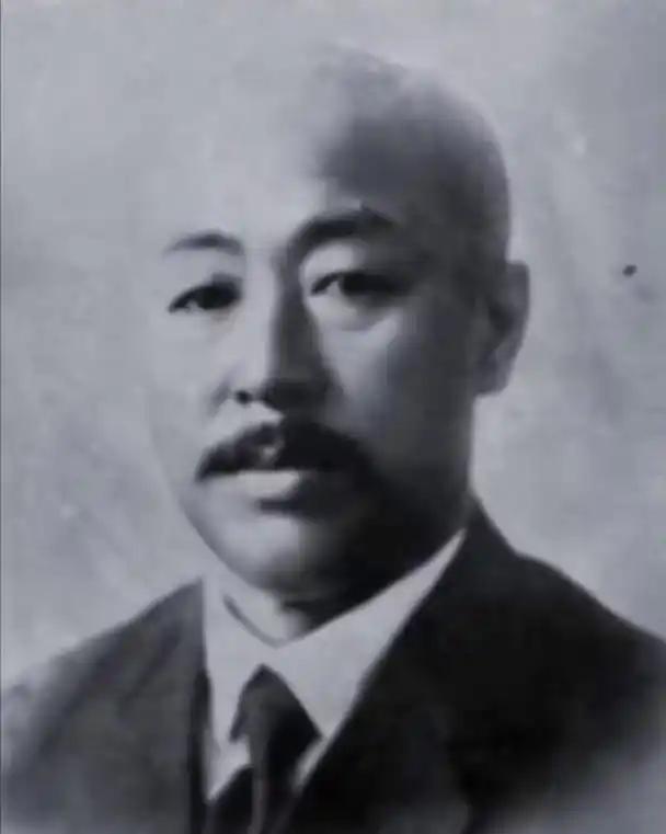 1945年，抗战胜利后，蒋介石在北平宴请北方高级军政大员，东北军元老张作相受邀参