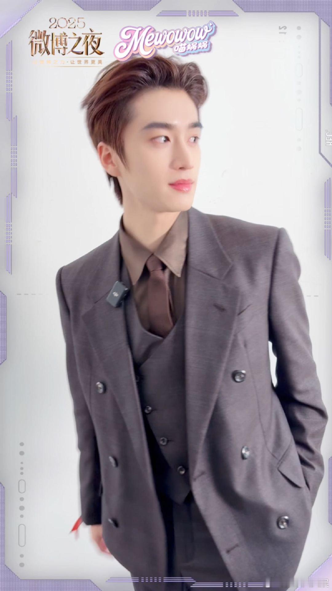 周深张康乐猫猫探头不允许还有人没看过这个摸头杀！被摸头的喵娲娲，心跳加速的是