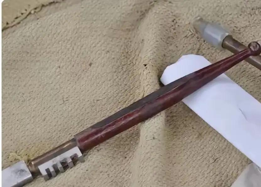 我敢打赌，99%的人不知道这个是什么东西？能认出来的人年纪至少在50岁以上了，现