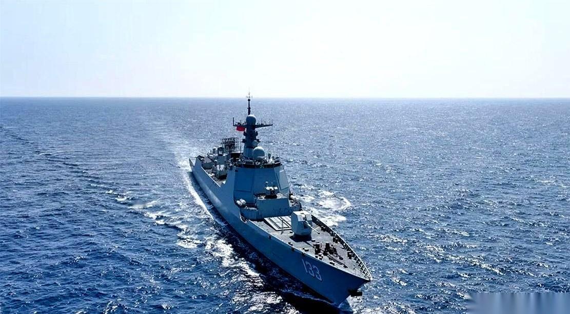 133号编队这次选的路，确实有点意思。它直接切入了横当水道，也就是日本西南诸岛