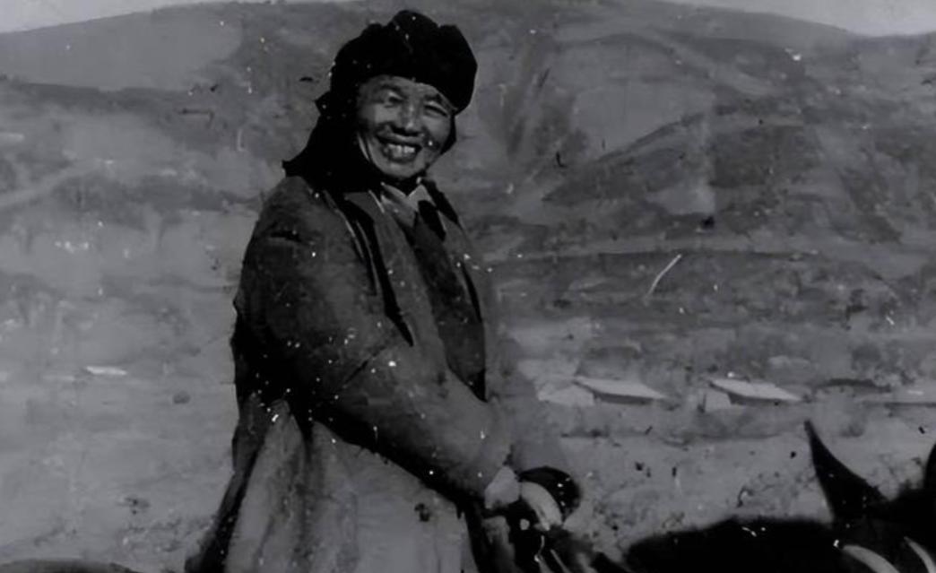1955年，我党对叛徒进行彻查，发现护送瞿秋白的周月林被俘后，却平安无事，就怀疑