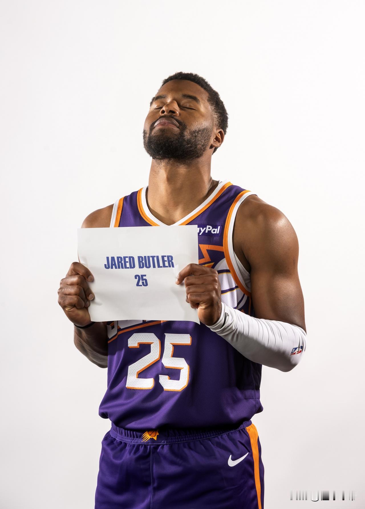 NBA真不缺得分手啊，上一场对阵湖人爆砍35分的巴特勒被裁了!据NBA记者报