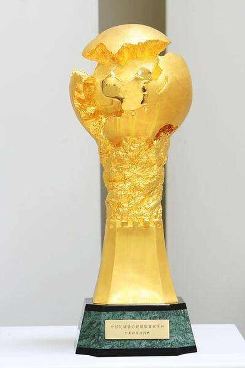 上海双雄又给中足联出难题了！本轮是联赛最后一轮！申花和海港都有希望夺冠！但问题奖