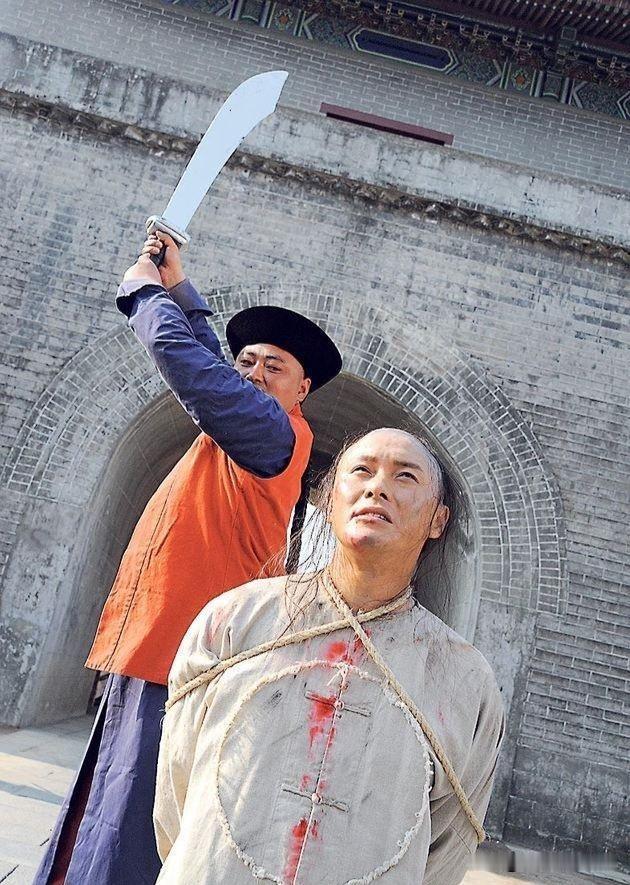 1661年，金圣叹在南京即将问斩。‌金圣叹主要死于清初的“哭庙案”‌，表面是