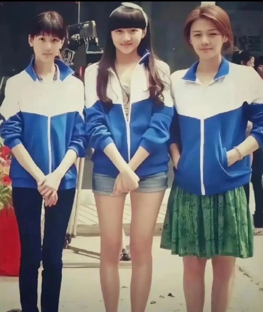 曾经并肩的三位女孩，如今成了影视剧中的女一号，真是历久弥新。
