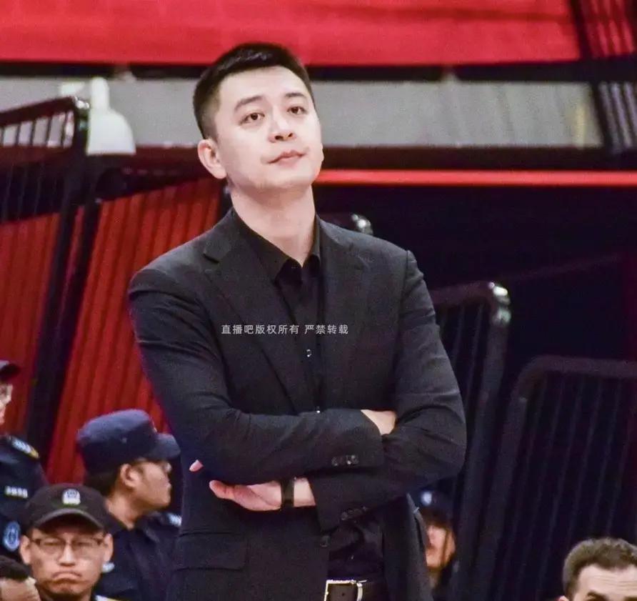 别被辽宁队最近的“懒散”骗了。杨鸣正在下一盘大棋。你看他们防守松了，