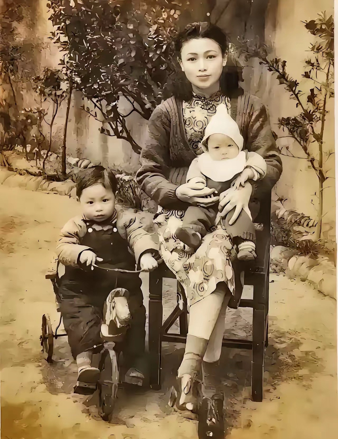 很难相信，民国时期的女士穿衣打扮都这么讲究了​​​