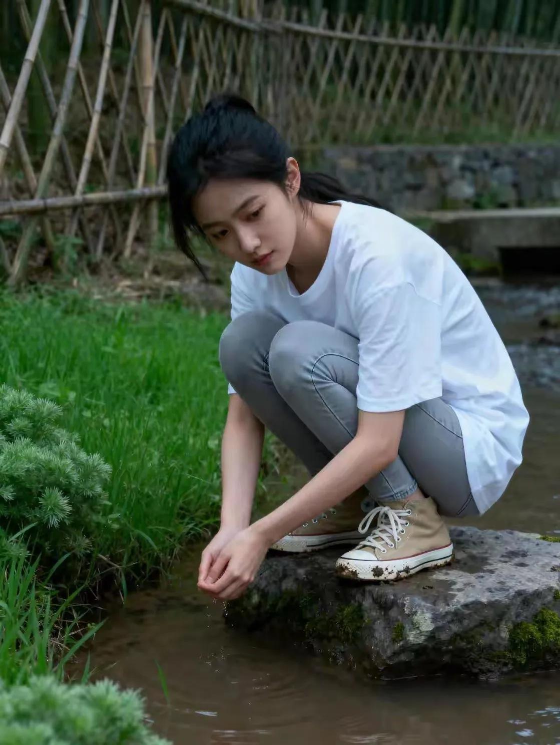 这个女孩，如果出去相亲，你认为还需要化妆吗。