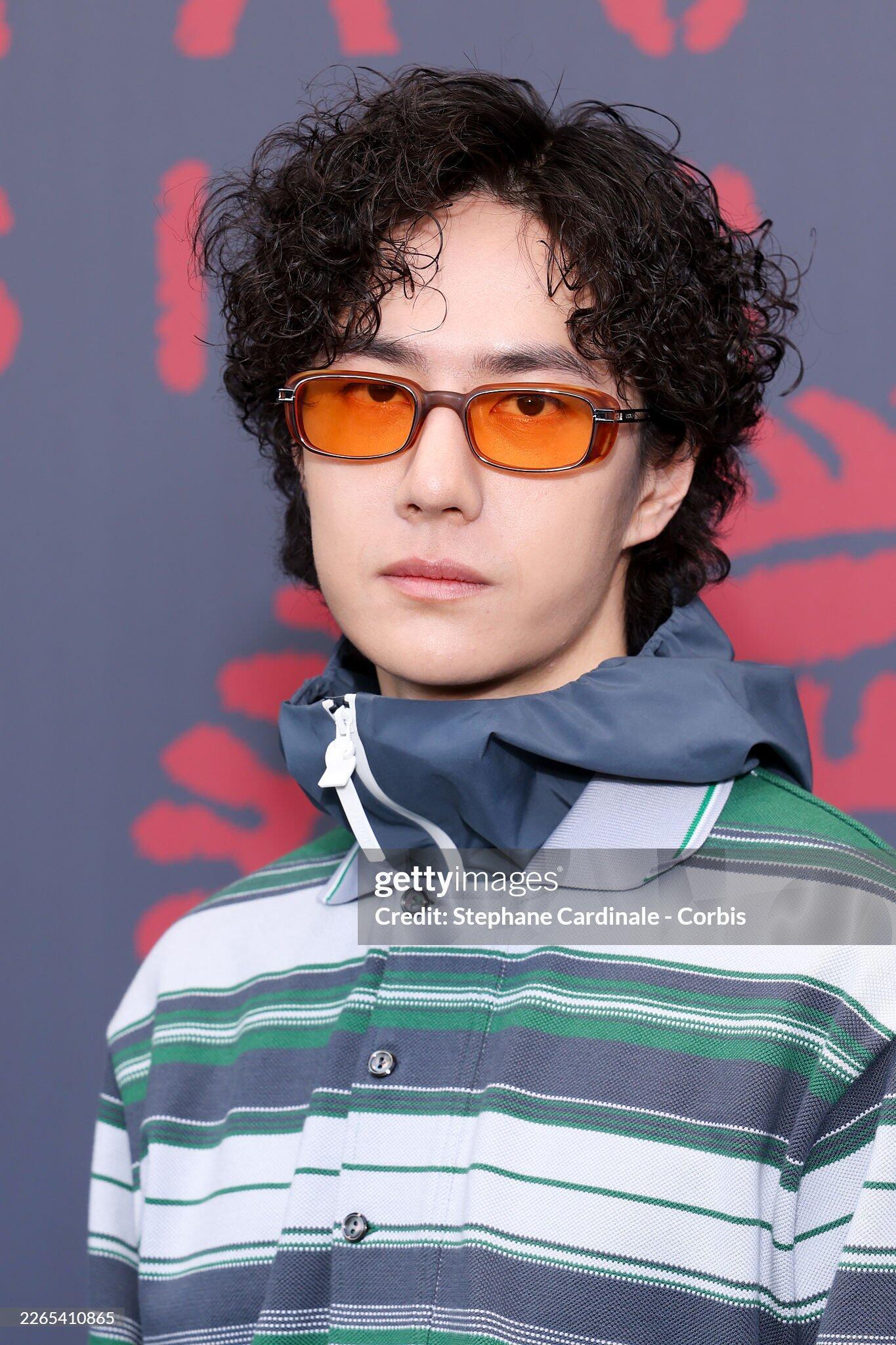 王一博亮相巴黎时装周G社生图来了，状态怎么样？