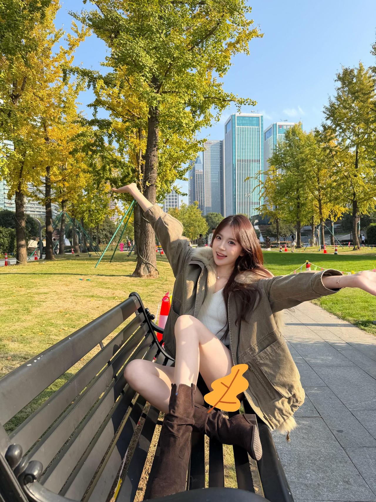 落叶的时候一定要去公园玩呀🍂又出门晒太阳啦