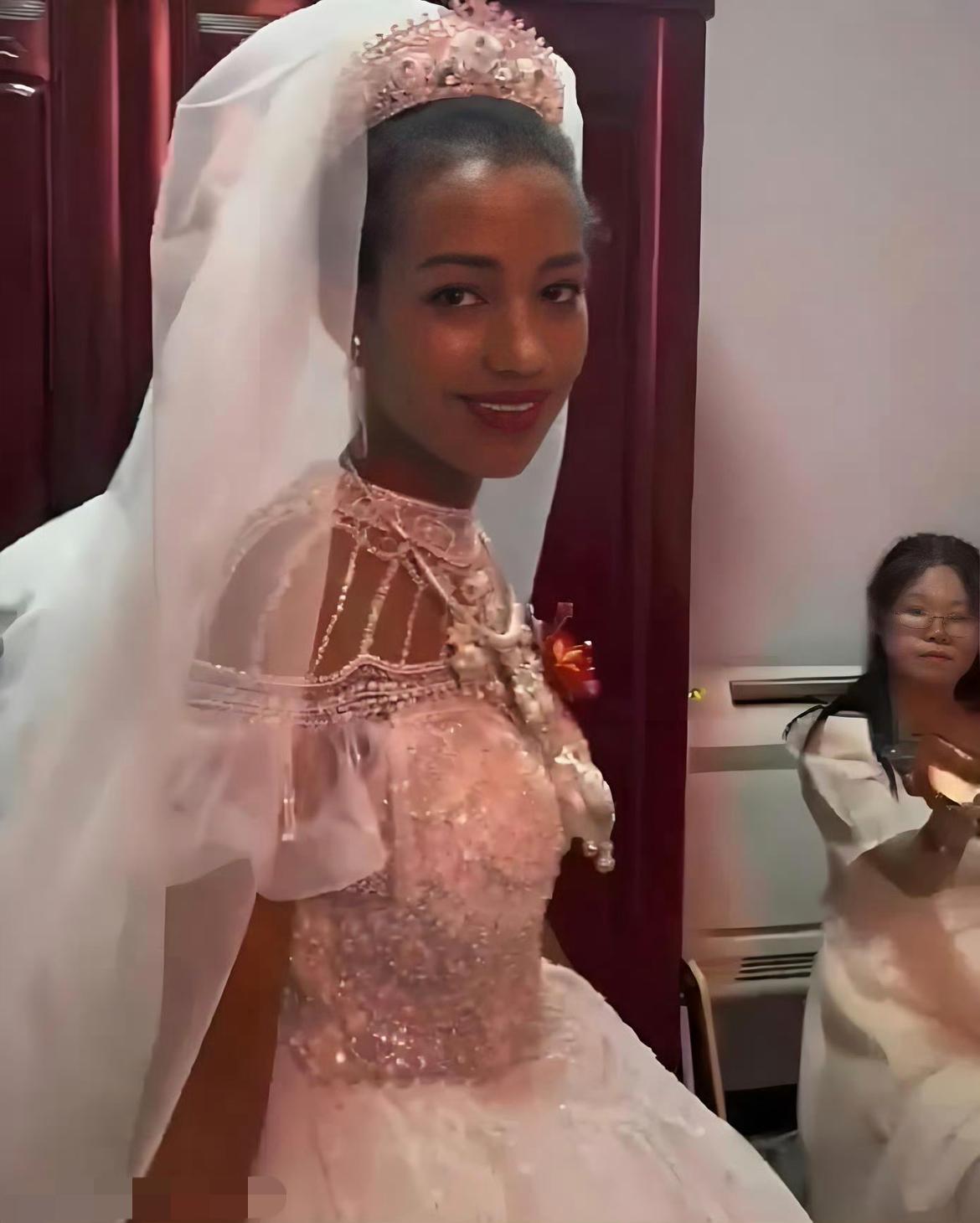 网友花重金娶了个非洲媳妇～有人说光宗耀祖了，大家感觉怎么样？非洲远嫁媳妇非洲媳
