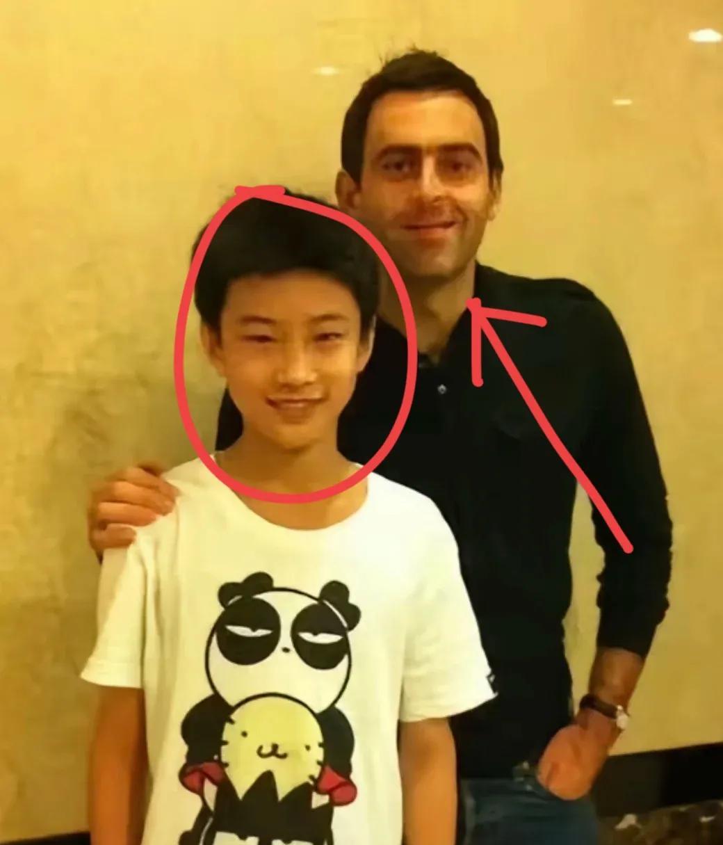 赵心童能成功一定要感谢一个人，不是教练伍文忠，也不是经纪人石圆圆，更不是他的
