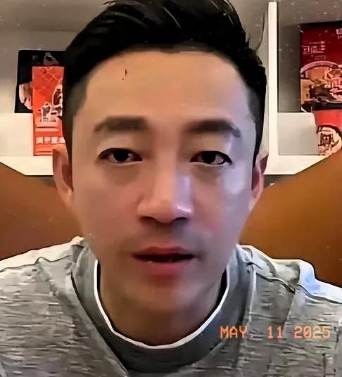 这房子空了，三年了，三年时间，能把一个家变成这样。汪汪站在空荡荡的豪宅里，看着孩