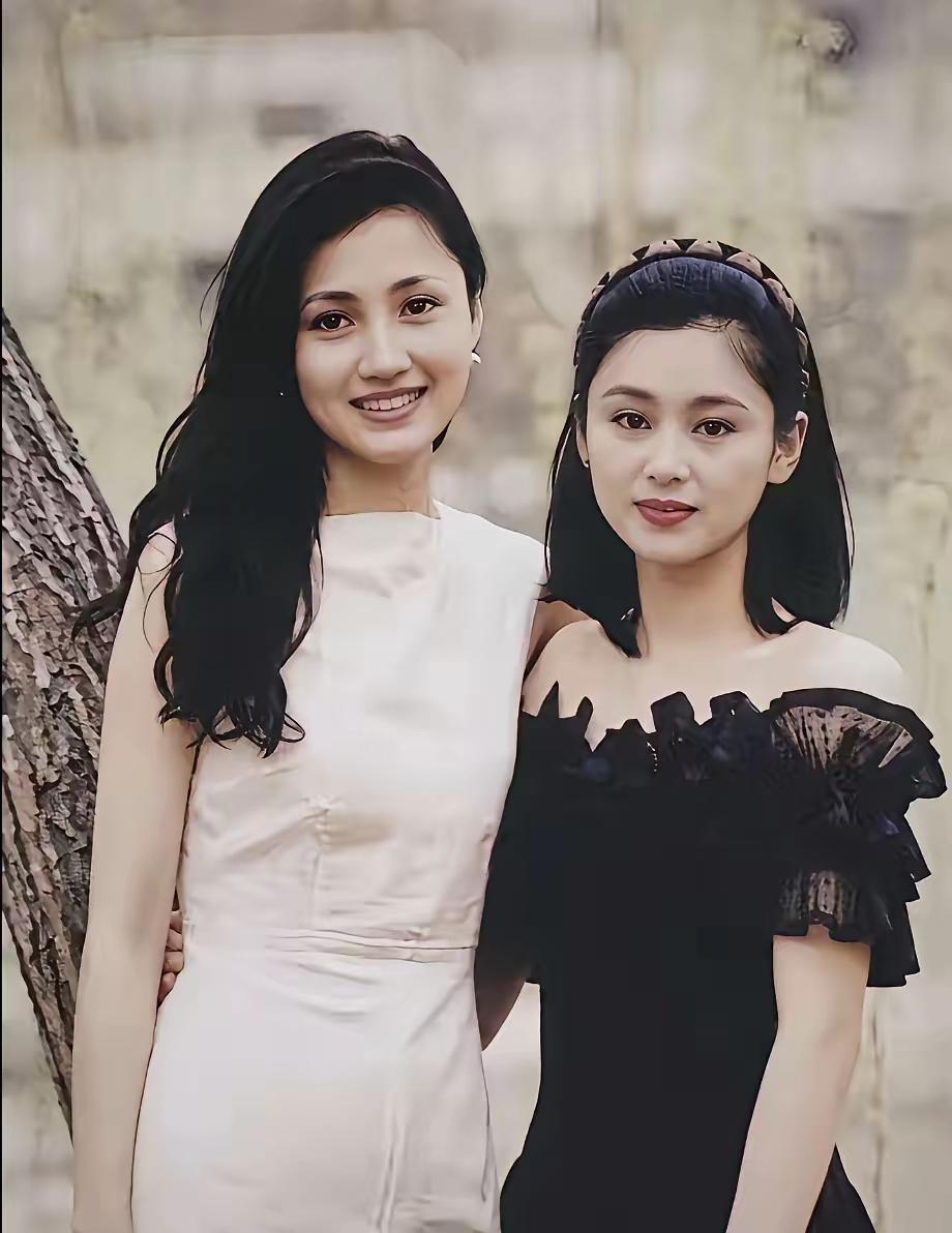 那时候的陈红确实是倾国倾城的绝世美女她的那个年代，她真是1号美人[赞]再美也