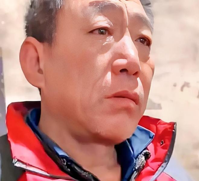 泪目！河北农民重病，弥留之际，他拉着光棍弟弟的手，吃力地说：“我走后，嫂嫂和4个