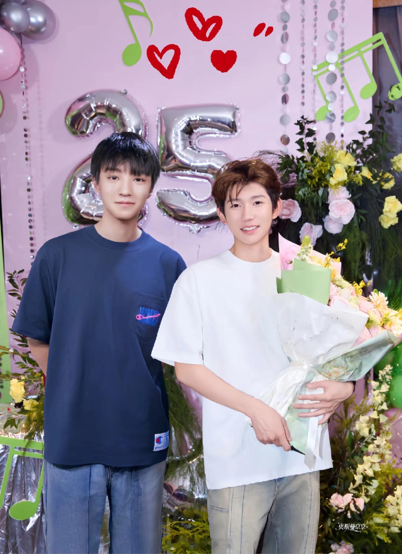 颠公，你说王俊凯王源关系好，今年王源生日他俩一起过的吗？答，没一起过，但是见了面