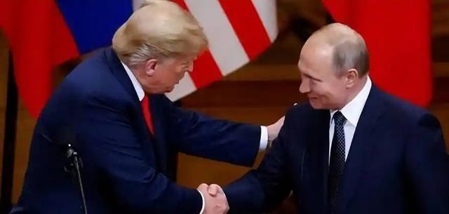 梅德韦杰夫一语惊人，公开跟普京唱反调，也丝毫没顾及中国的立场。本来该在近期进行的