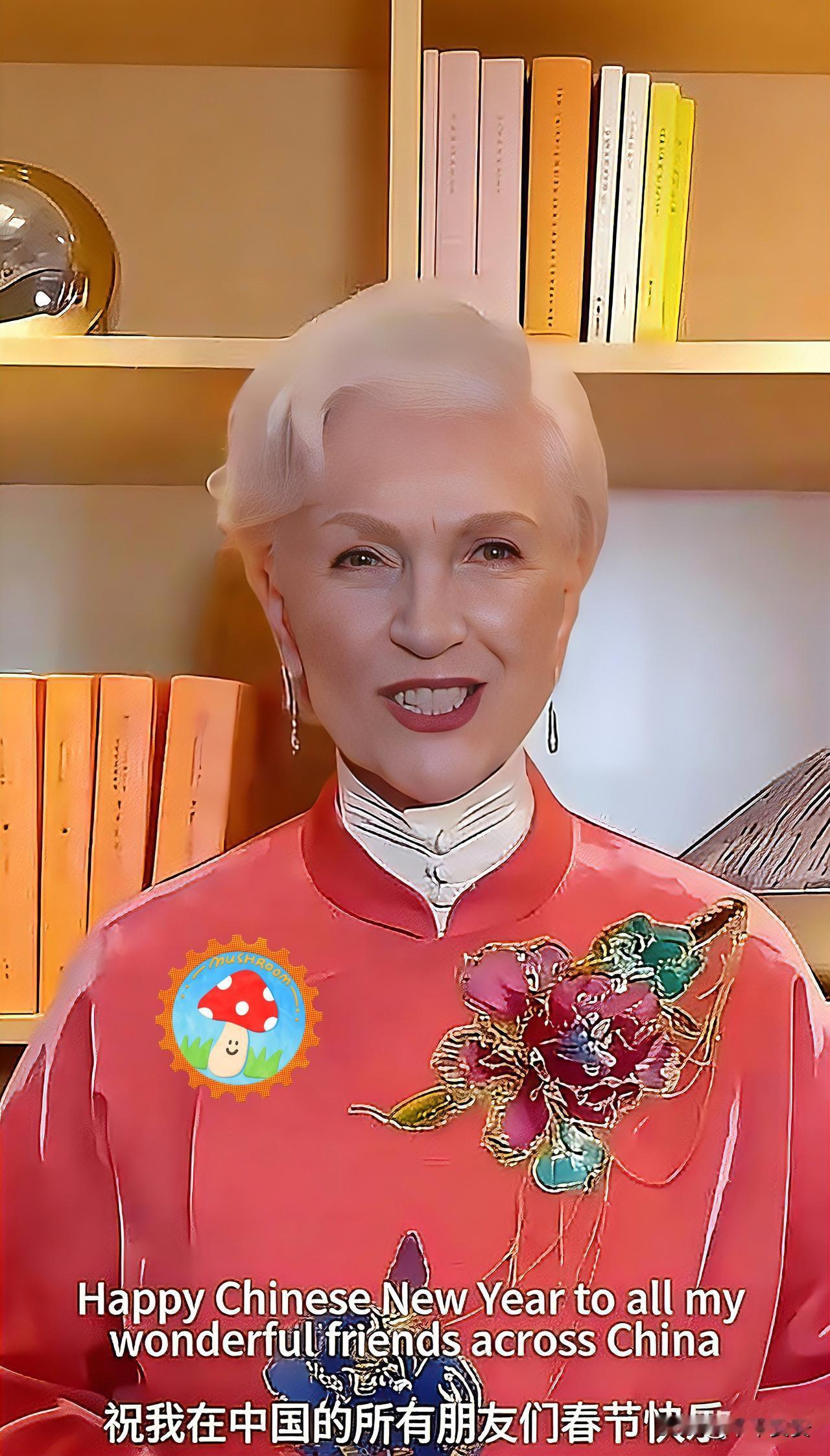 马斯克母子盛赞中国基建！76岁梅耶每月来华考察，网友喊她去两广海南过冬谁