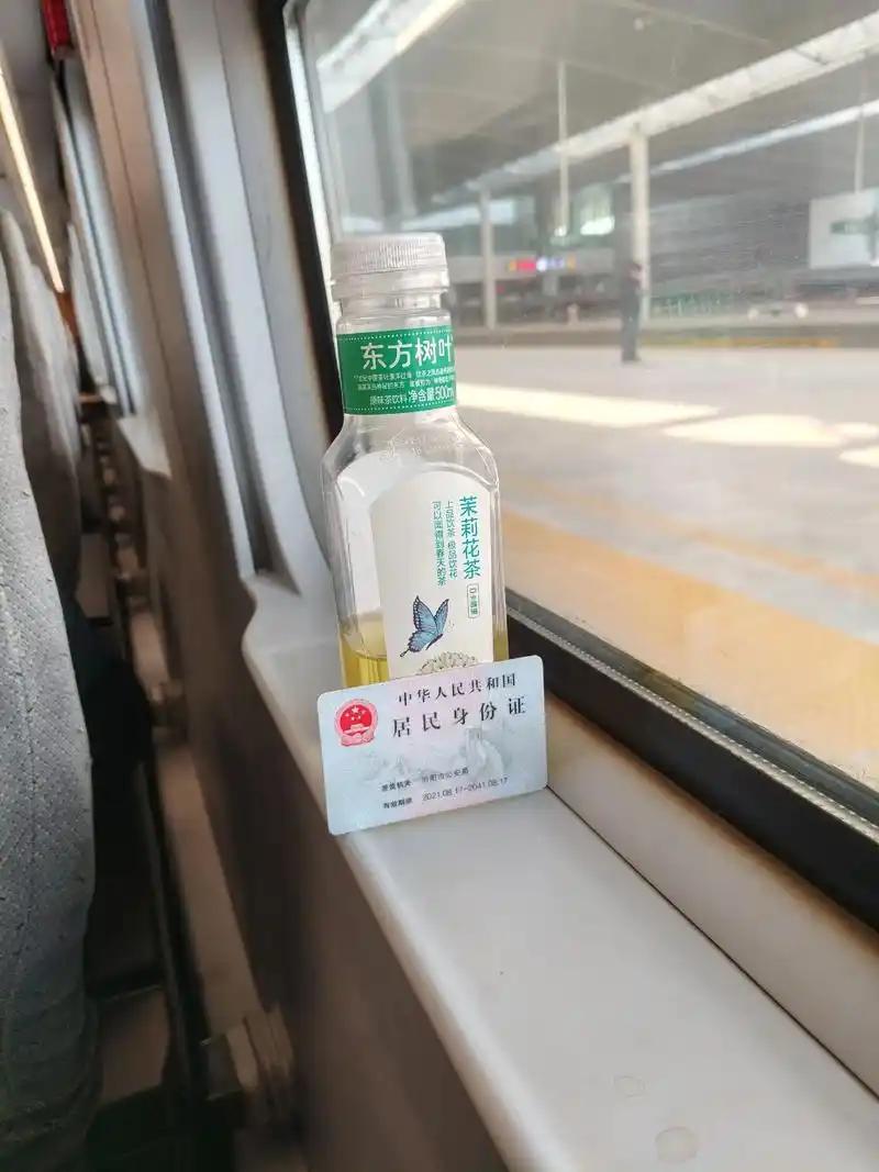 为什么坐高铁时耳朵发闷胀痛，吞咽一口口水就能快速缓解？说起这个事儿，我算是深