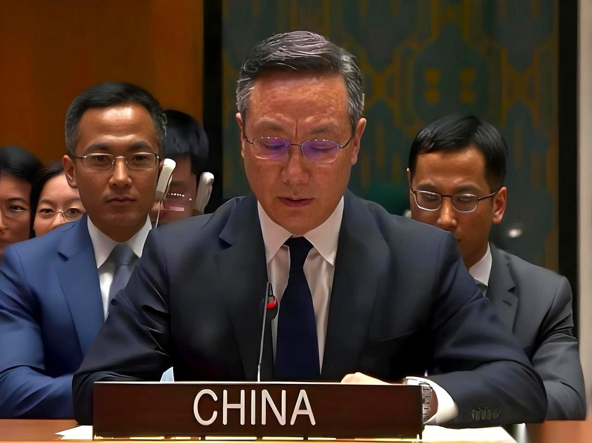 中国外交最近的一次出牌，是在6月17号的联合国总部。那间坐满172国代表的会议
