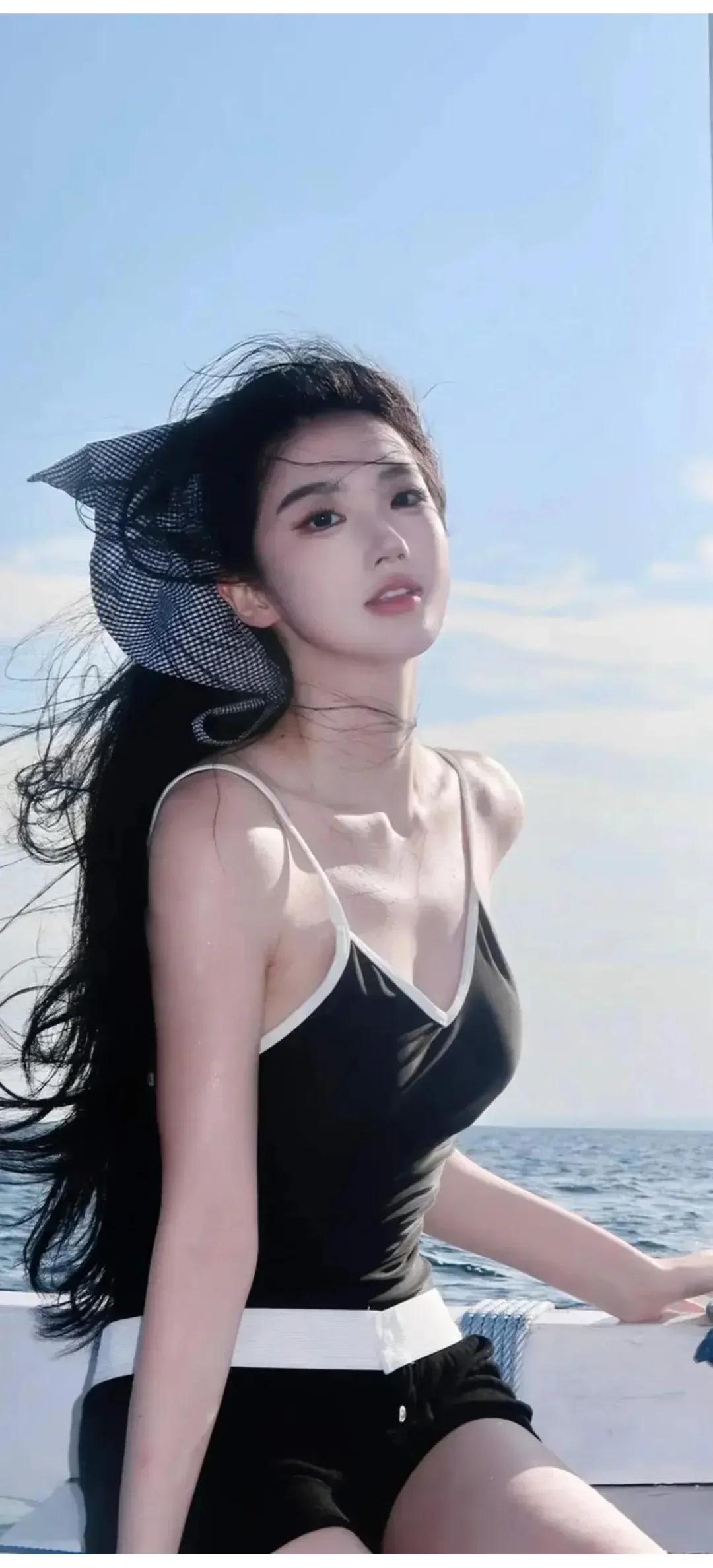 别总是抱怨生活有失公允，与其怨天尤人，不如尝试改变。你或许无法改变周遭的环境，却