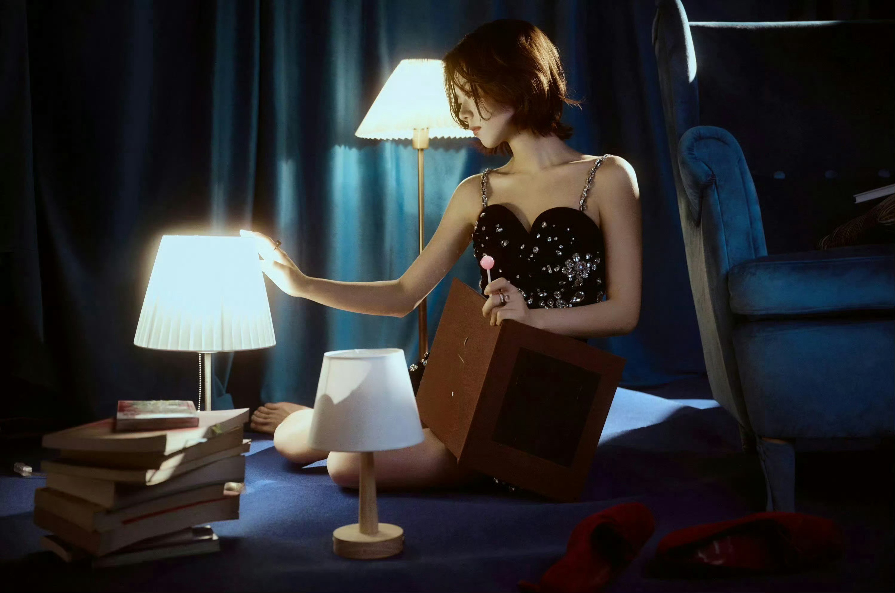 赵今麦x光脚美腿赵今麦超短发大片