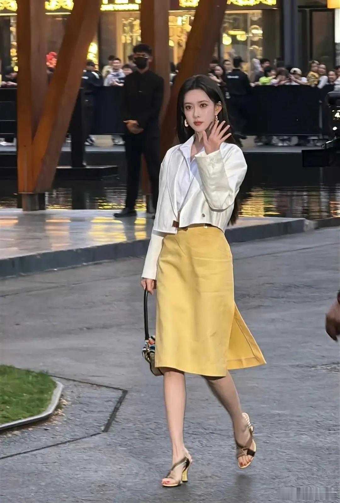 孟子义撞衫安妮凯瑟微，谁更好看呢