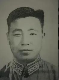 1952年，志愿军40军119师357团，换防回国时，对面英军黑卫士兵团，竟公然