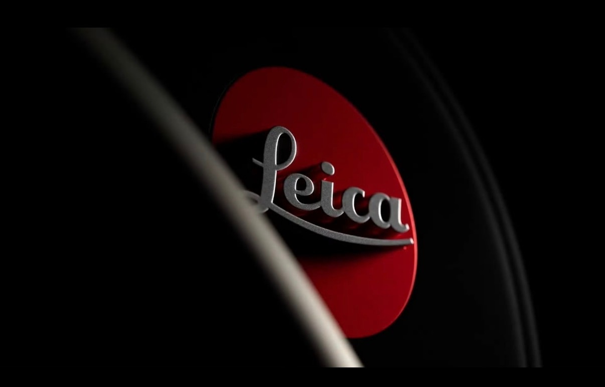 小米17Ultra徕卡版机械变焦环这东西先不谈参数，情绪价值直接拉满。转动变焦环