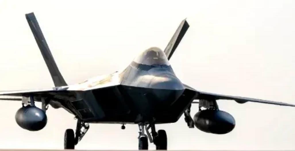 特朗普：可以谈！伊朗：不谈！今天是3月2日，这是两条非常有意思的消息，把这两