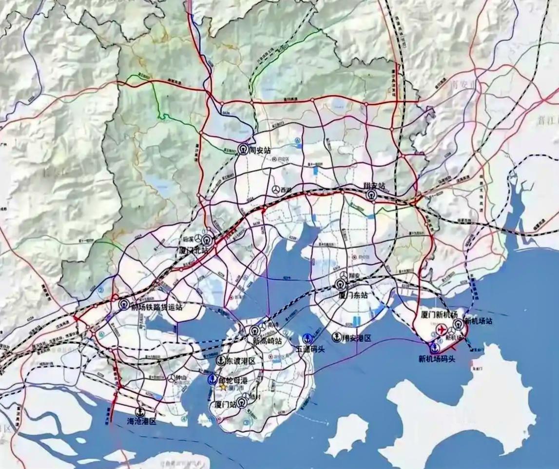 【晋江至同安高速公路厦门段新建工程】正在开展前期工作。项目主线全长约27千米，总