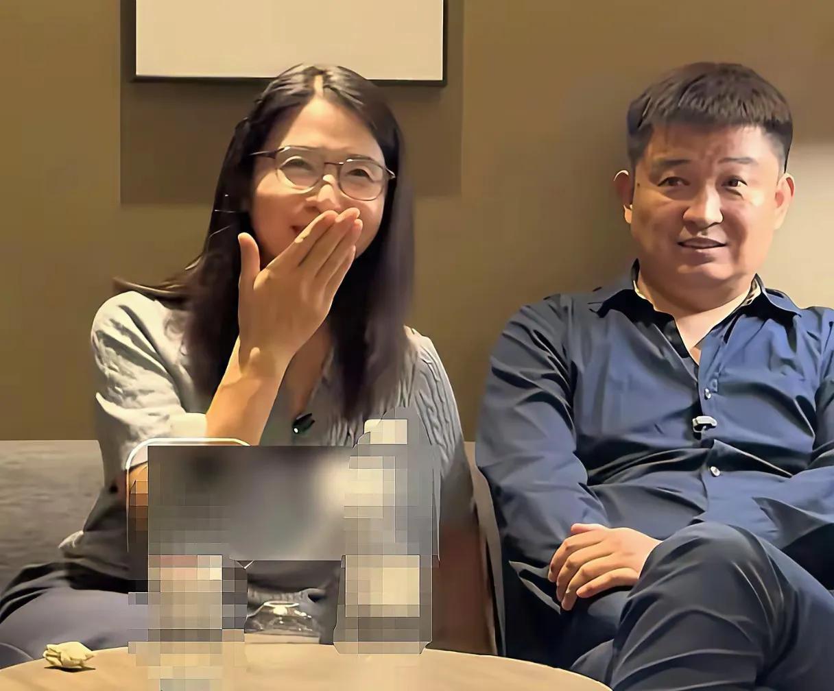 崔丽丽频繁上镜表述被侵犯经历，包括她老公。谁是猎人，谁是猎物，有点迷了！最好