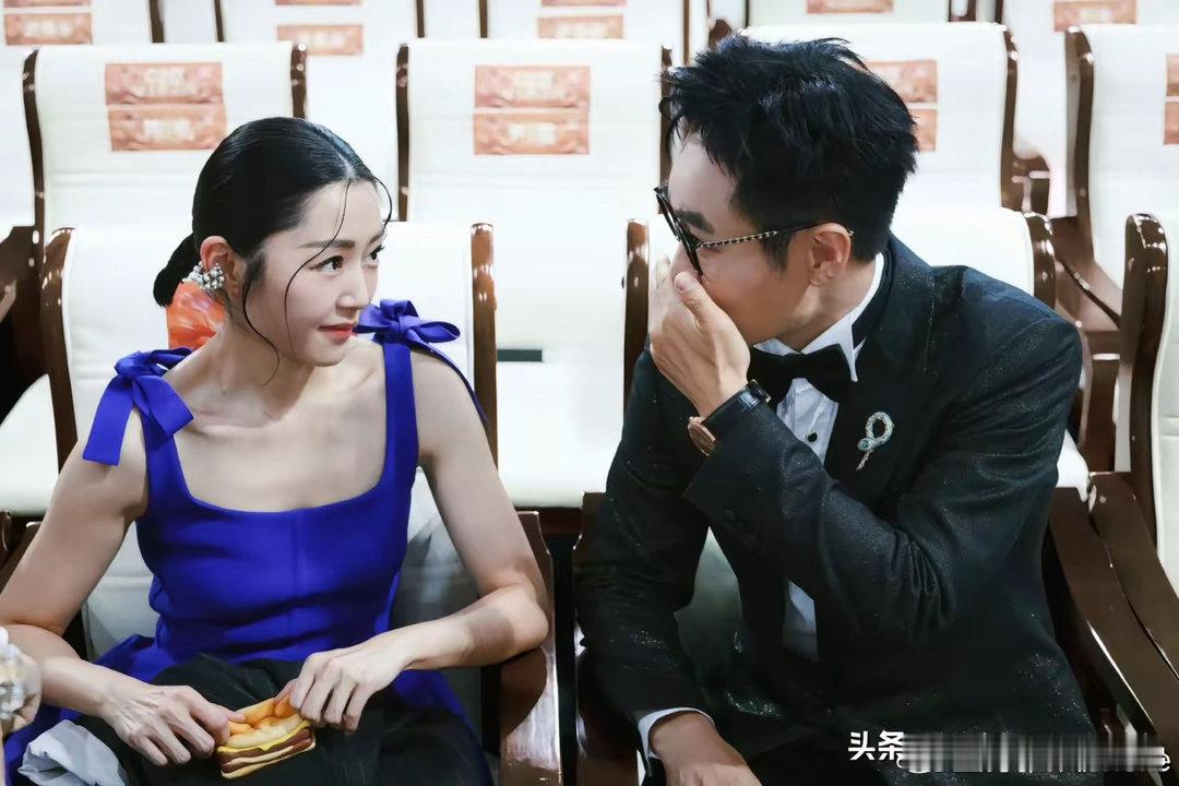 百花奖影后卫诗雅更新动态，分享了领奖前后的暖心瞬间，在长文里她首先感谢马丽姐在候
