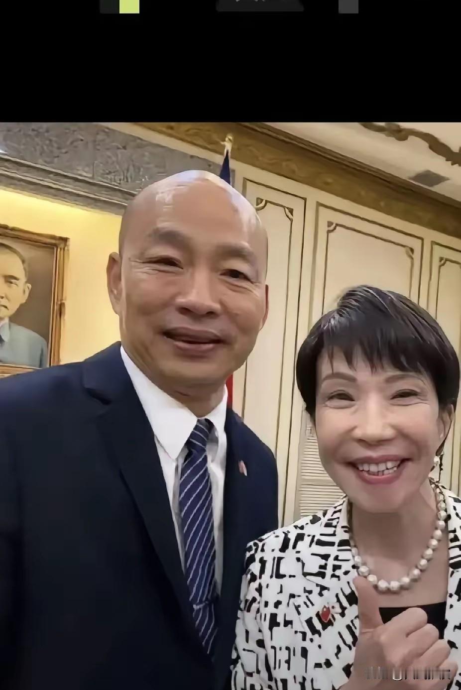 看了这张图片，国民党大佬，时任台立法机构负责人韩国瑜，9月25日窜访日本，跟日本