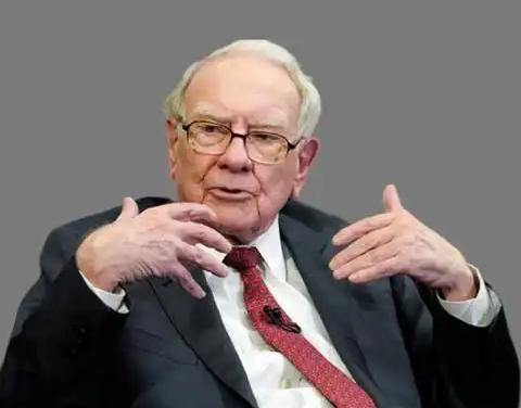 95岁巴菲特退休爆预言：“美日会更强大”！人们在猜“咋不提中国”时，没成想他关于